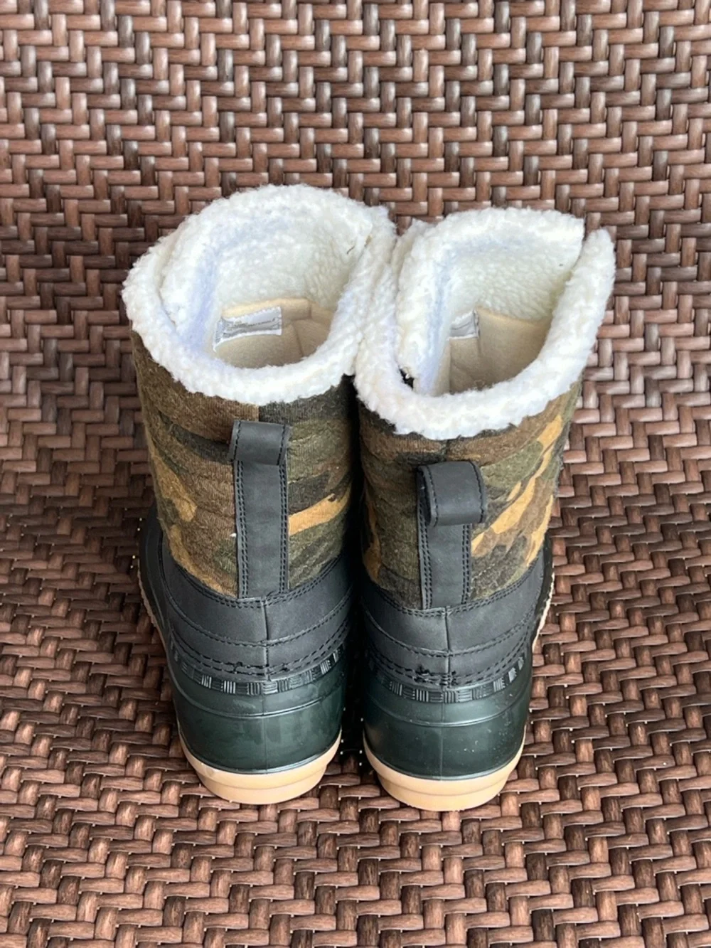 Magellan Outdoors Camouflage Winter Duck Boots Size 9 Waterproof Fleece Lined